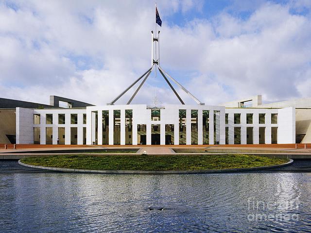 достопримечательности Канберры и здание парламента Австралии в Канберре