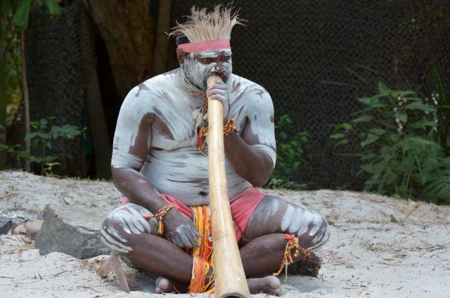 Кэрнс - курортный и туристический центр севера Австралии и место аборигенов