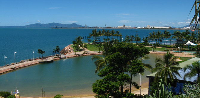rock pool in the strand townsville queensland