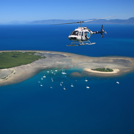 Полет на вертолете над Большом Барьерным рифом из Кэрнса